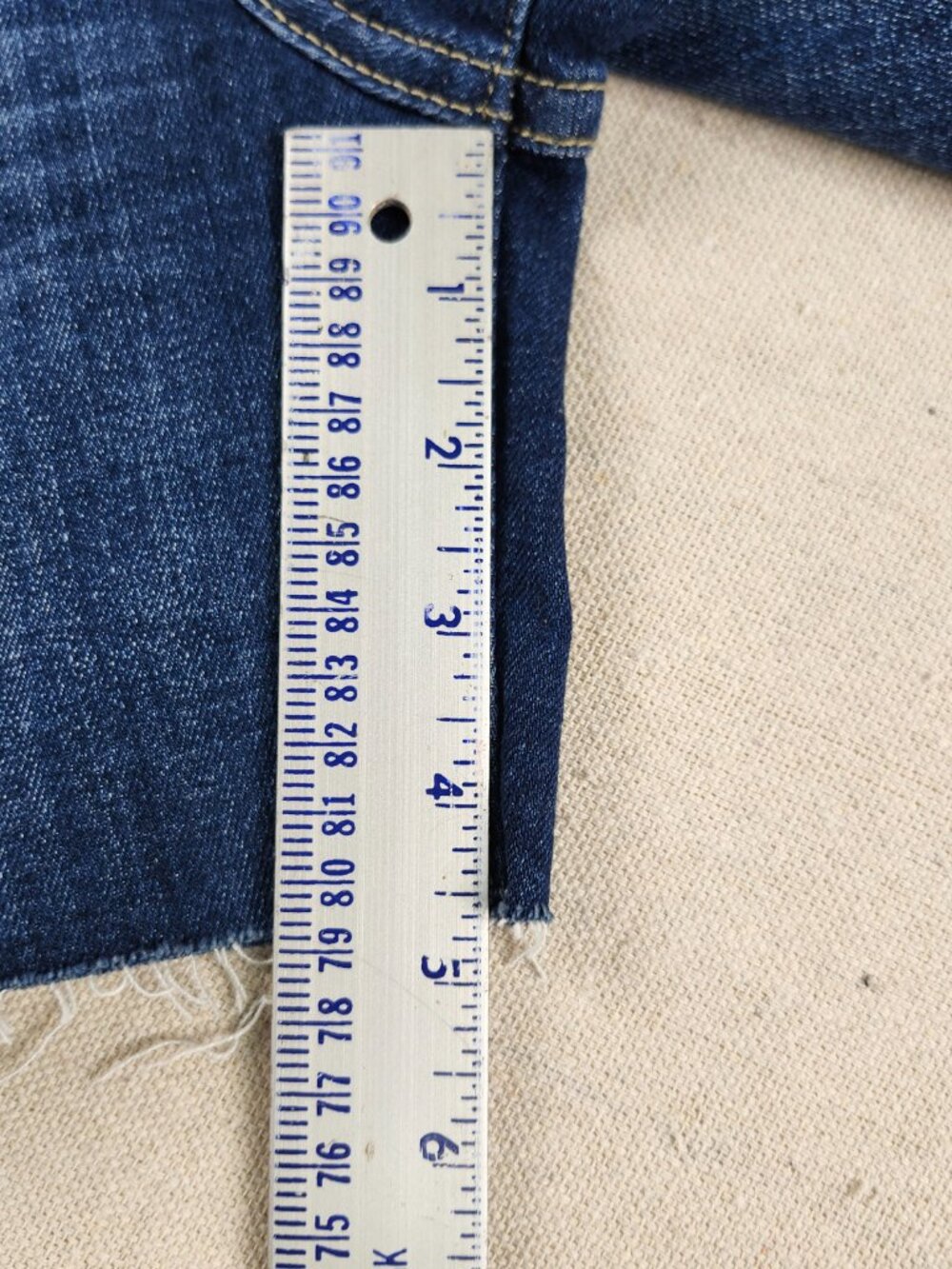 Ariat REAL Denim Athena Shorts 26R NWT - Picture 7 of 8